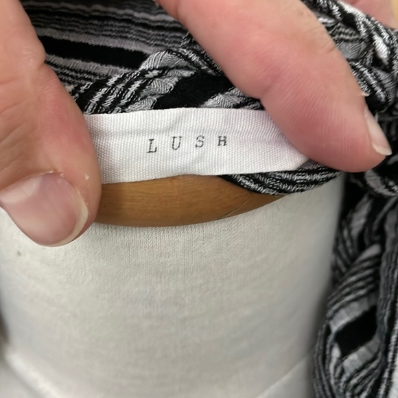 🇺🇸  Lush Sleeveless Black White and Grey Striped Maxi Dress, Size S - Picture 13 of 16